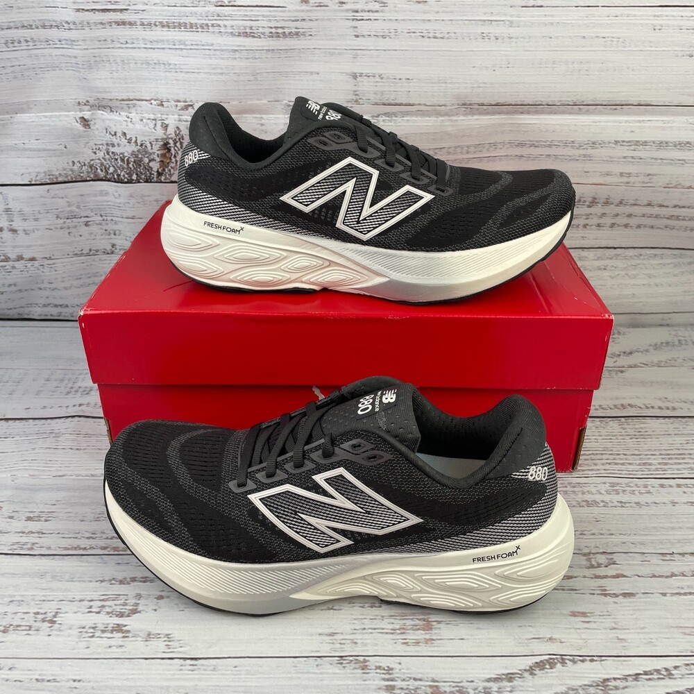 New Balance Fresh Foam X 880 v15 Unisex M 8 W 9.5 B Running Shoes Black White